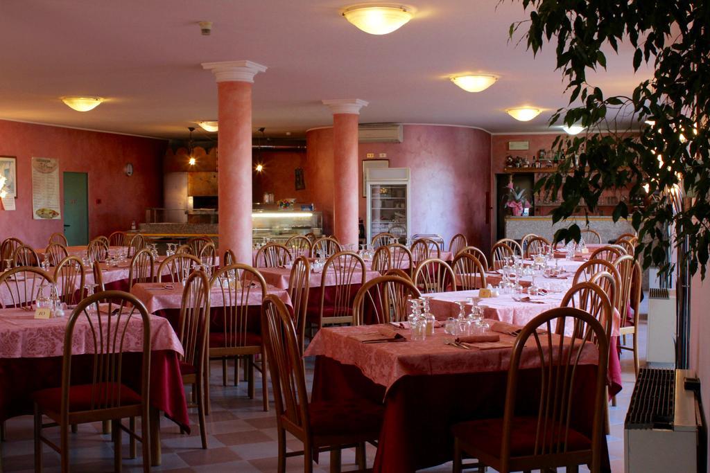 Hotel Monumento Certosa di Pavia Buitenkant foto
