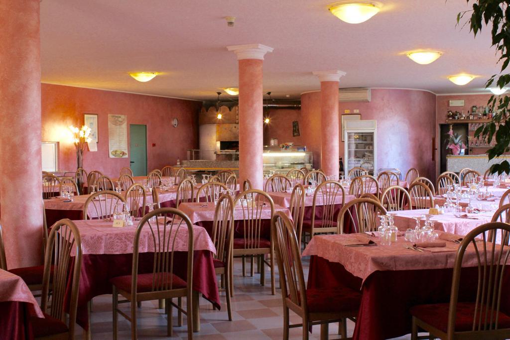 Hotel Monumento Certosa di Pavia Buitenkant foto